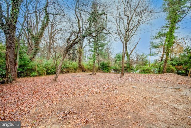 405 MEADOWHURST LN, Media, PA 19063