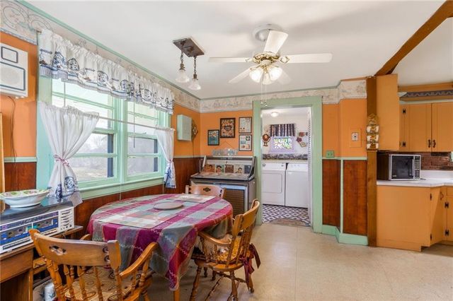 212 S 17th Street, St Joseph, MO 64501