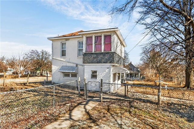 212 S 17th Street, St Joseph, MO 64501