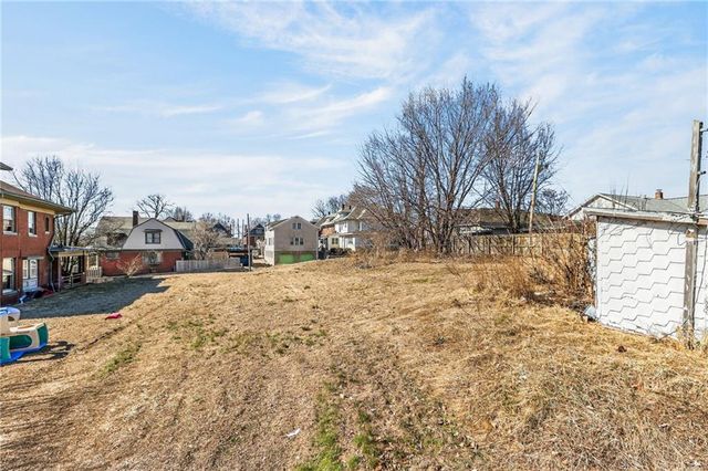 212 S 17th Street, St Joseph, MO 64501