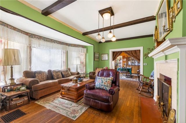 212 S 17th Street, St Joseph, MO 64501