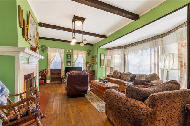 212 S 17th Street, St Joseph, MO 64501