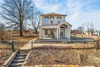 212 S 17th Street, St Joseph, MO 64501