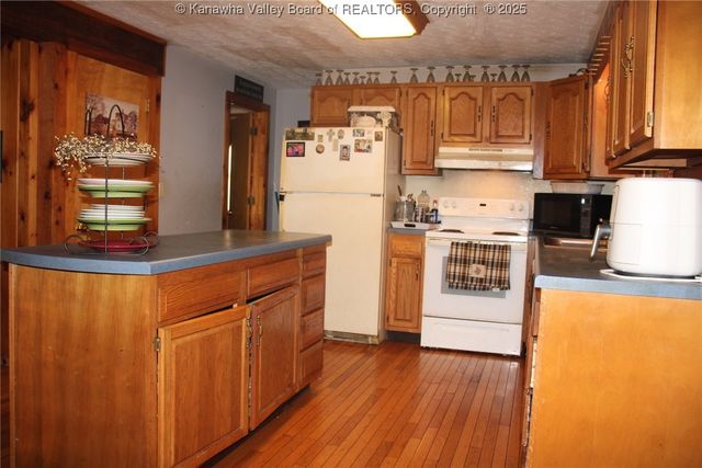 6241 Wood School Road, Gallipolis Ferry, WV 25515