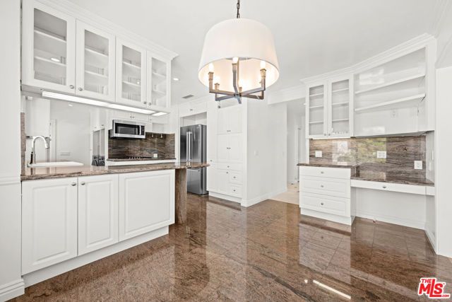 500 Smithwood Drive, Beverly Hills, CA 90212