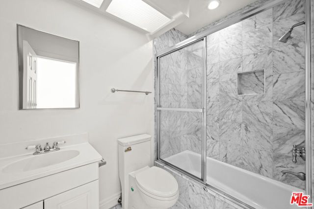 500 Smithwood Drive, Beverly Hills, CA 90212