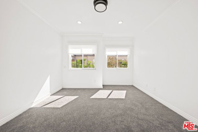 500 Smithwood Drive, Beverly Hills, CA 90212