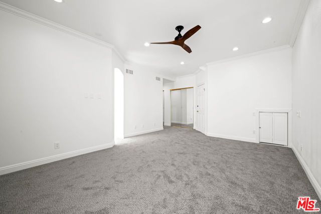 500 Smithwood Drive, Beverly Hills, CA 90212