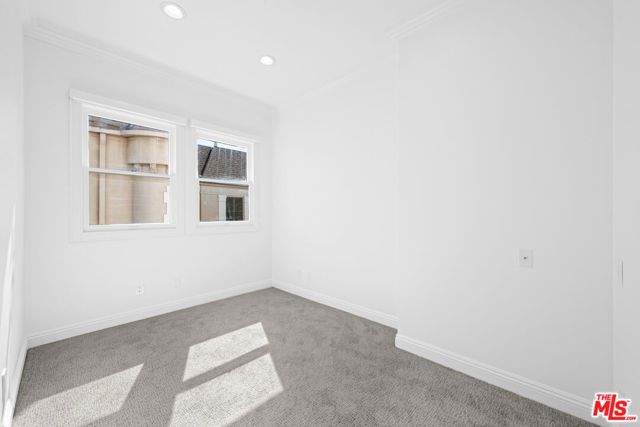 500 Smithwood Drive, Beverly Hills, CA 90212