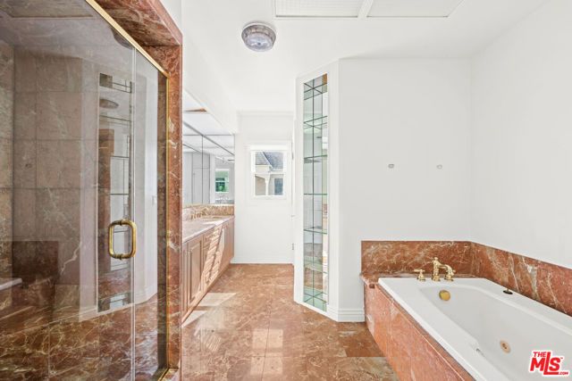 500 Smithwood Drive, Beverly Hills, CA 90212