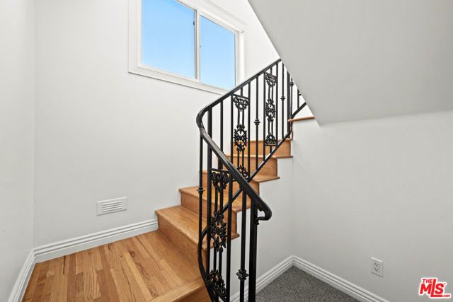 500 Smithwood Drive, Beverly Hills, CA 90212