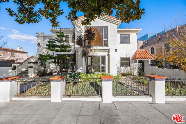 500 Smithwood Drive, Beverly Hills, CA 90212