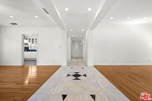 500 Smithwood Drive, Beverly Hills, CA 90212