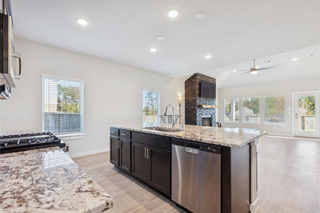 201 Crystal Bay Lane, Willis, TX 77378