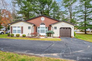 1 Linton Close, Freehold, NJ 07728