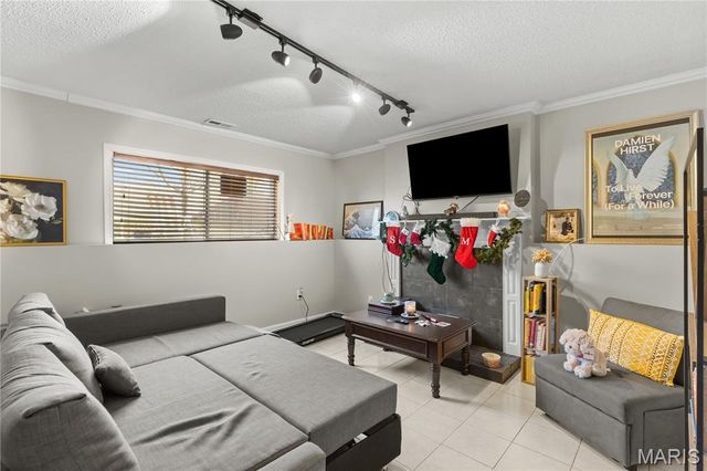 712 Oak Hollow Court, O'fallon, IL 62269