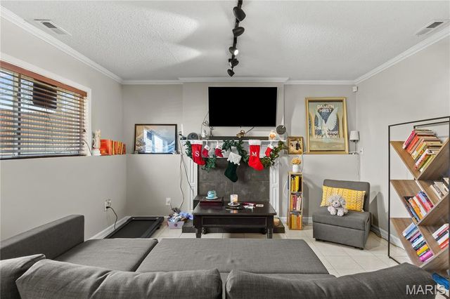 712 Oak Hollow Court, O'fallon, IL 62269