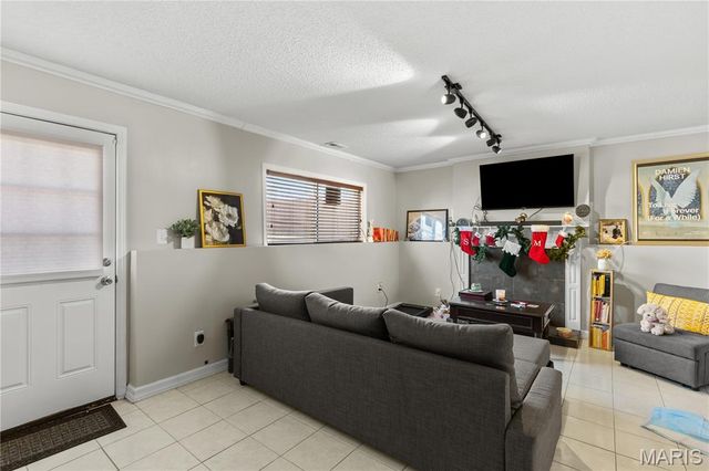 712 Oak Hollow Court, O'fallon, IL 62269