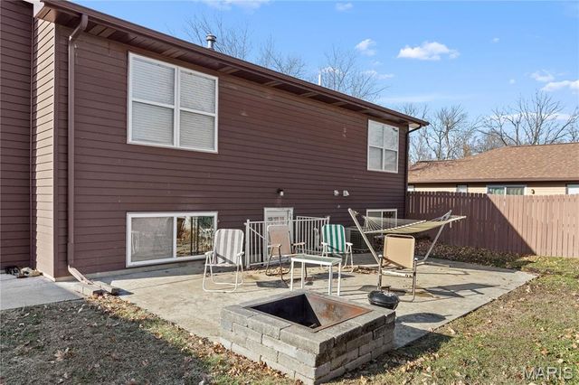 712 Oak Hollow Court, O'fallon, IL 62269