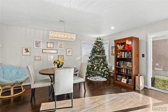 712 Oak Hollow Court, O'fallon, IL 62269