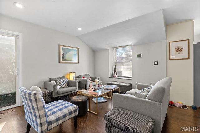 712 Oak Hollow Court, O'fallon, IL 62269