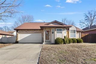 712 Oak Hollow Court, O'fallon, IL 62269