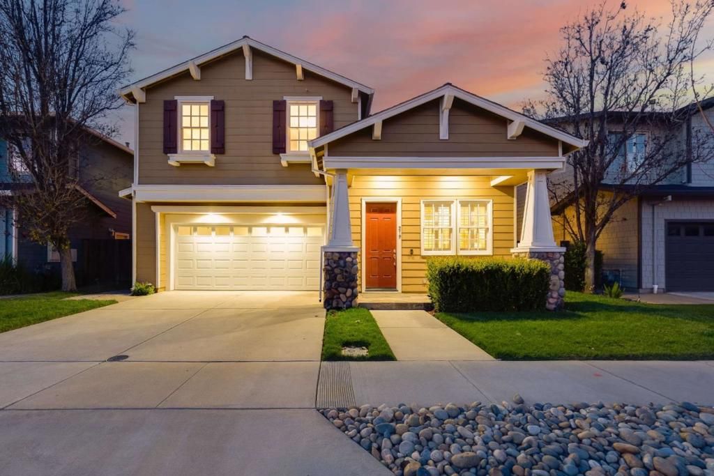 Image 1 of property listing at 219 Beethoven Lane, Los Gatos, CA 95032