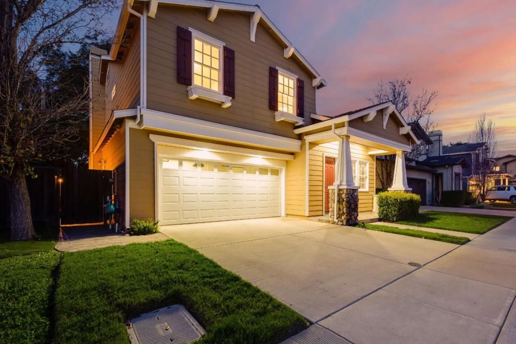 Image 2 of property listing at 219 Beethoven Lane, Los Gatos, CA 95032