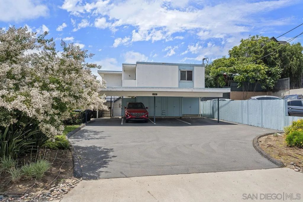 2108 3rd Ave 2, San Diego, CA 92101