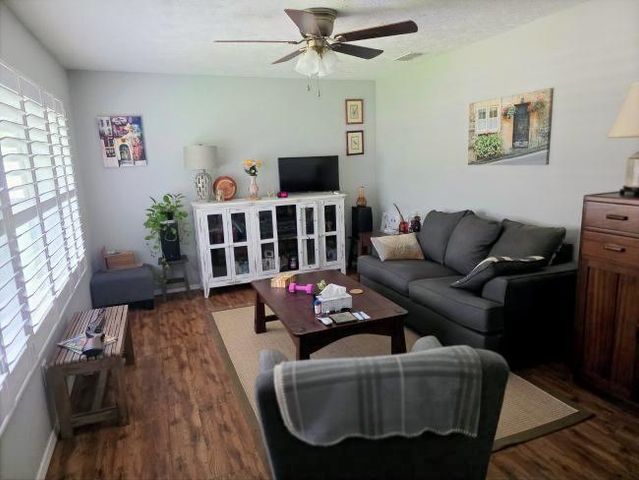 1548 N FM 782, Henderson, TX 75652