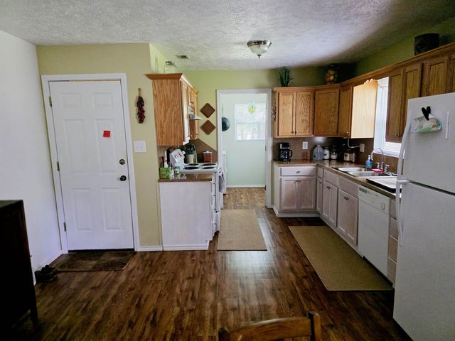 1548 N FM 782, Henderson, TX 75652
