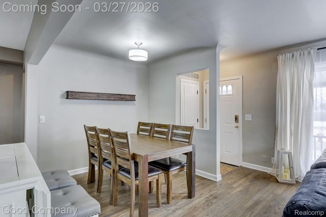 503 W Elmwood Avenue, Clawson, MI 48017