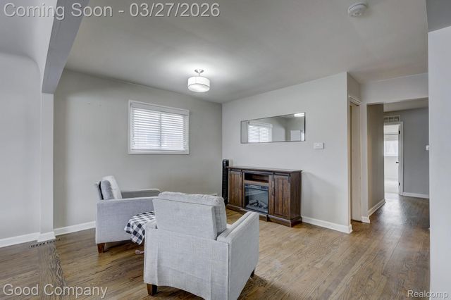 503 W Elmwood Avenue, Clawson, MI 48017