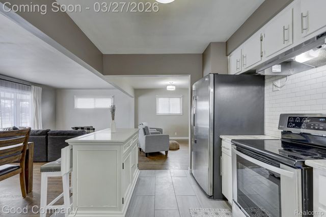 503 W Elmwood Avenue, Clawson, MI 48017