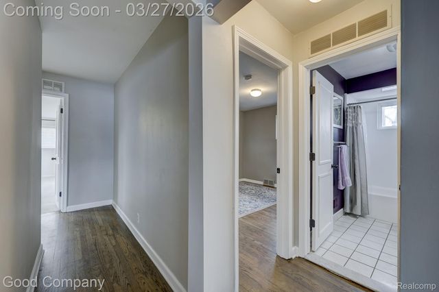 503 W Elmwood Avenue, Clawson, MI 48017