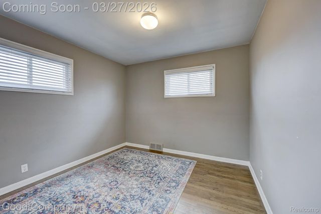 503 W Elmwood Avenue, Clawson, MI 48017