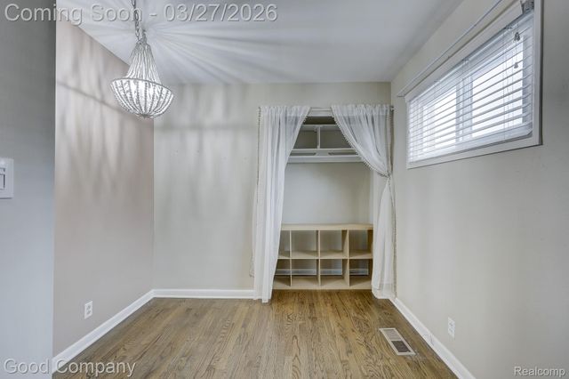 503 W Elmwood Avenue, Clawson, MI 48017