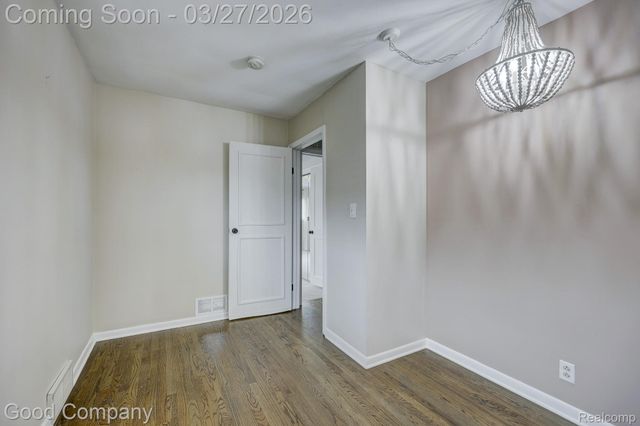 503 W Elmwood Avenue, Clawson, MI 48017