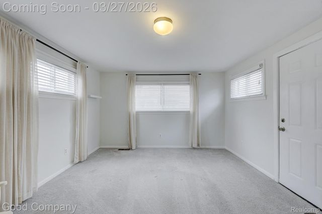 503 W Elmwood Avenue, Clawson, MI 48017