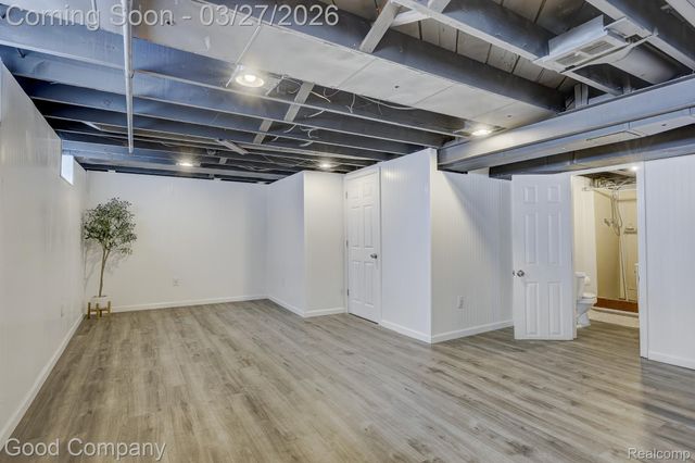 503 W Elmwood Avenue, Clawson, MI 48017