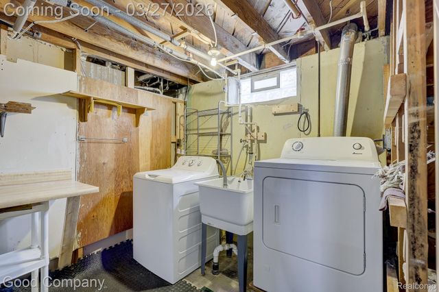 503 W Elmwood Avenue, Clawson, MI 48017