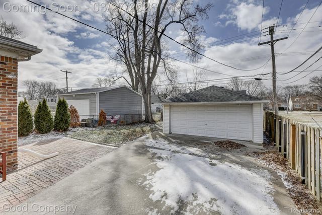 503 W Elmwood Avenue, Clawson, MI 48017