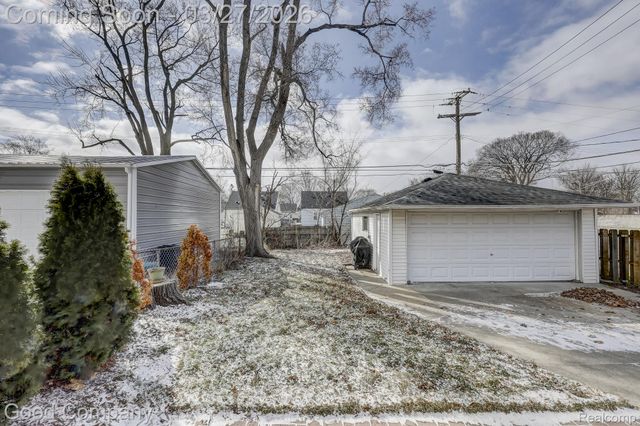 503 W Elmwood Avenue, Clawson, MI 48017