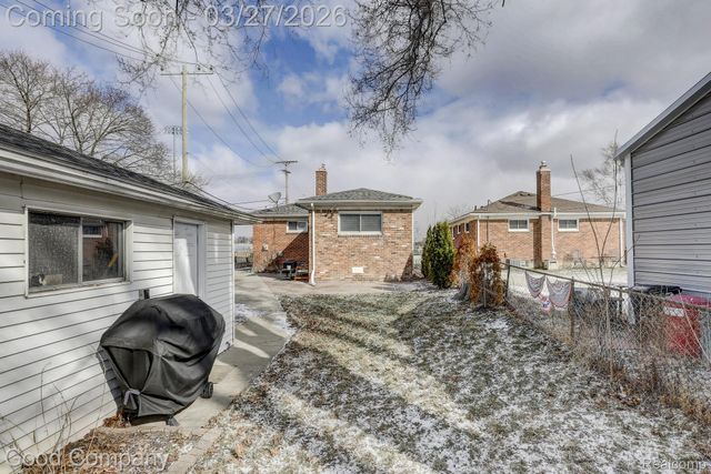 503 W Elmwood Avenue, Clawson, MI 48017