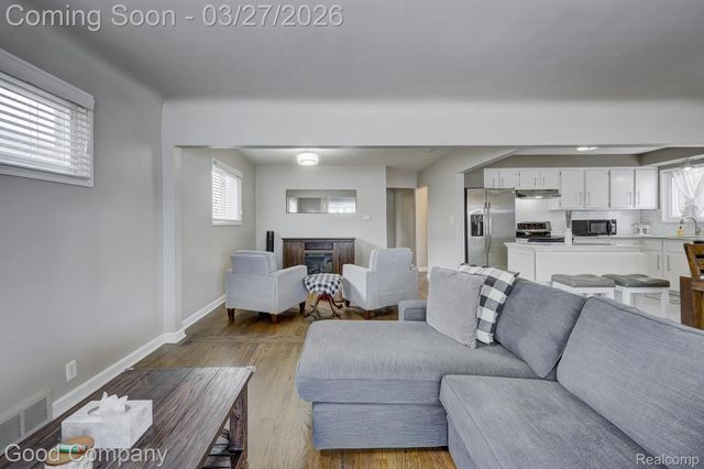 503 W Elmwood Avenue, Clawson, MI 48017