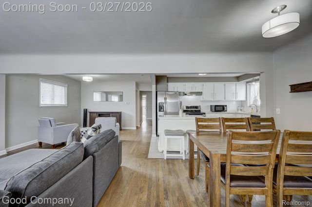 503 W Elmwood Avenue, Clawson, MI 48017