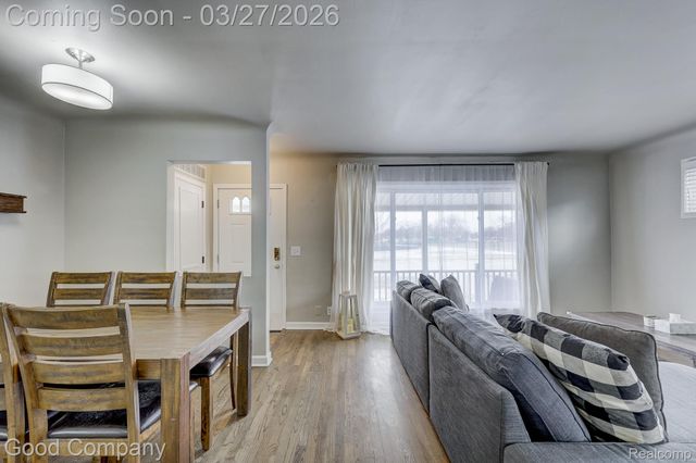 503 W Elmwood Avenue, Clawson, MI 48017