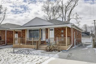 503 W Elmwood Avenue, Clawson, MI 48017