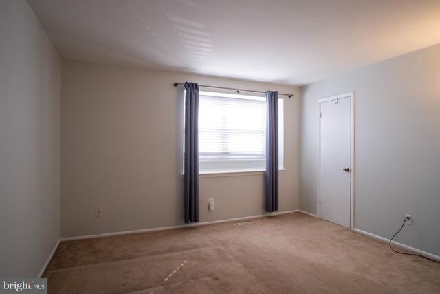 933 ELM RD, Halethorpe, MD 21227