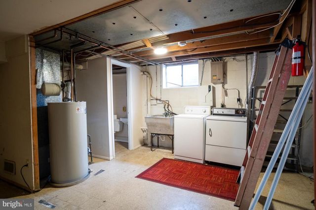 933 ELM RD, Halethorpe, MD 21227